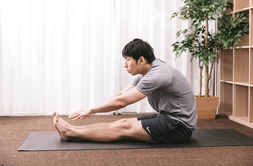 前屈でハムストリングスのストレッチ