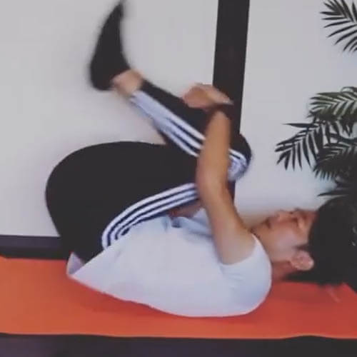 腰骨をほぐす転がりストレッチ｜腰背腱膜、腰椎関節、腰仙関節、起立筋