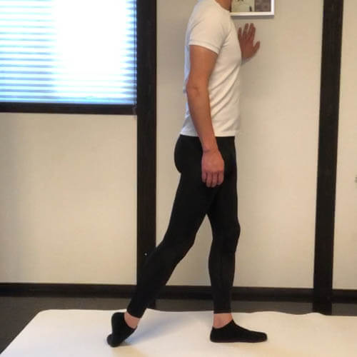 前脛骨筋（スネ）のストレッチ｜前脛骨筋、長趾伸筋、長母趾伸筋を伸ばす方法