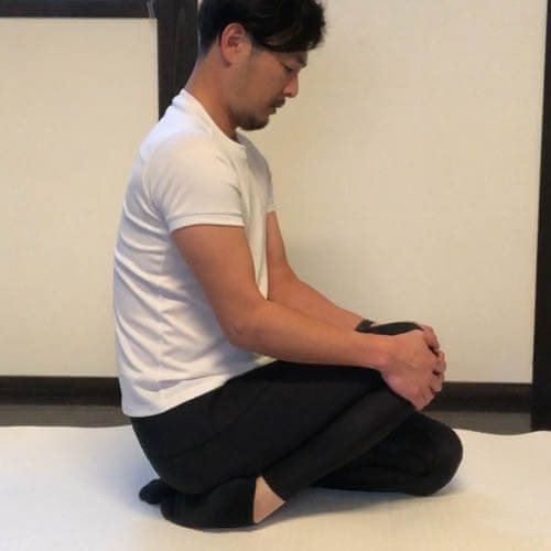 スネストレッチ２｜前脛骨筋、長趾伸筋、長母趾伸筋を伸ばす方法