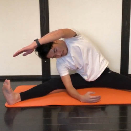 開脚ストレッチ！内転筋とハムストリングを伸ばす基本的ストレッチ！（ #内転筋群 #側筋 #前鋸筋 #ハムストリングス ）