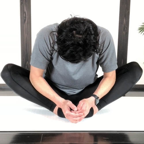 基本的であり、重要な股関節開脚ストレッチ