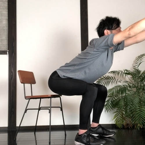 椅子を使ったスクワット！テンポスクワットトゥベンチのやり方