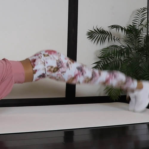 体幹にバシバシ効くリズムが重要なフォアアーム プランクジャックスの方法