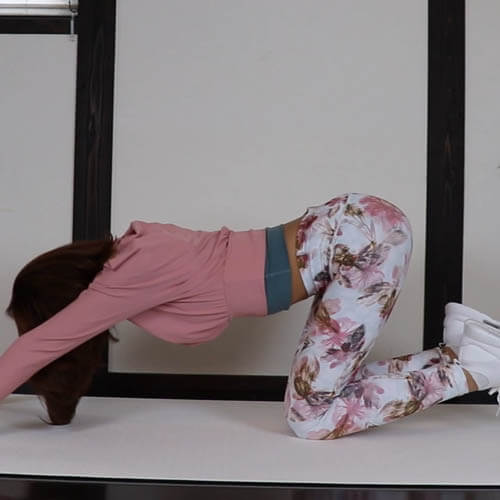 姿勢を良くするエクサ背中・ヒップ・太ももに刺激｜ニール・ダウン