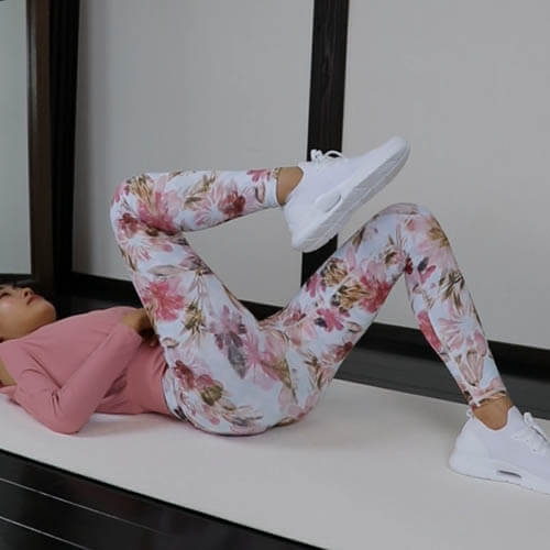 初心者向け体幹トレで脚が上がらない場合のレッグレイズ