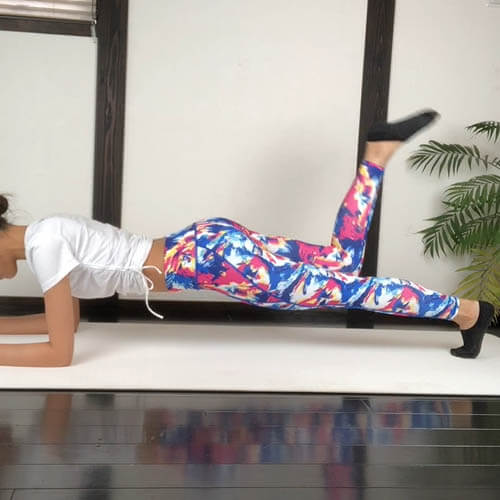 膝つけプランク｜初心者向けのプランク