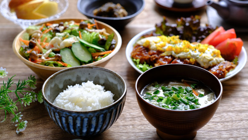 食事で骨盤ケア？栄養学から見る骨盤への影響